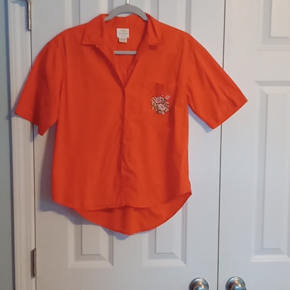 Vintage Women’s Short Sleeve Huntington Ridge Button-Down Shirt in Bright Orange